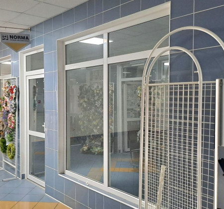 Prenájom - obchodný priestor v centre mesta Humenné